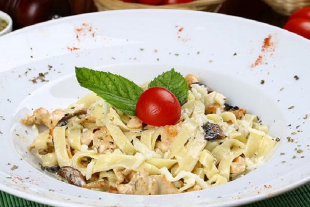Fettuccine Alfredo Tarifi