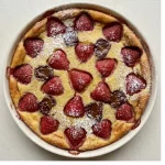 Çilekli ve Çikolatalı Clafoutis Tarifi