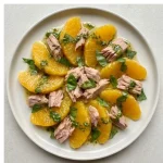 Fesleğenli Kekikli Salata Sosu ile Portakallı Ton Balığı Salatası Tarifi