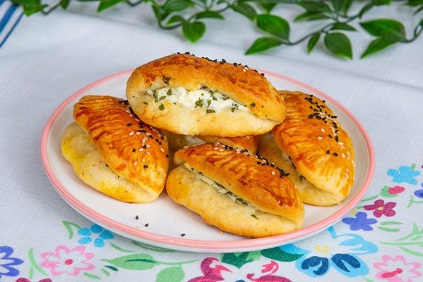 Mayasız Peynirli Poğaça Tarifi