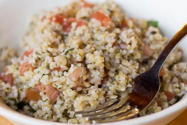 Ton Balıklı Kinoa Salatası Tarifi