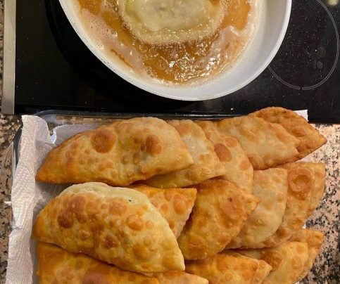 Mayalı Soğanlı Peynirli Pişi Tarifi