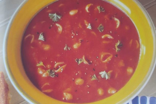 Makarnalı Domates Çorbası Tarifi